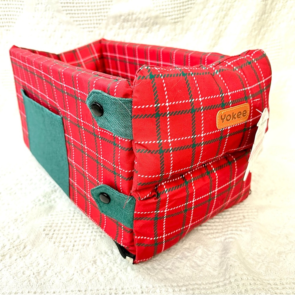 Console Dog Car Seat With Christmas Colors For Small Dogs Up To 12 Lbs